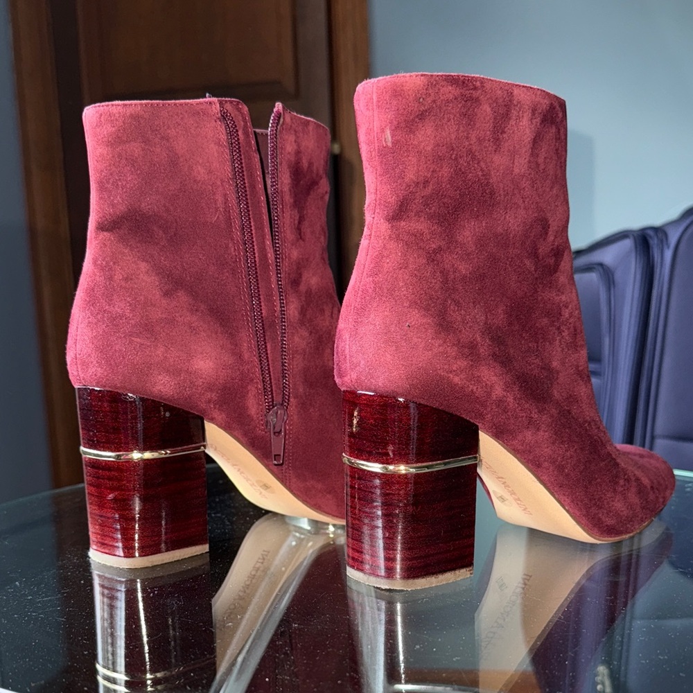 Enzo Angiolini Burgundy Ankle Booties with accent heel size 7.5. Excellent cond.